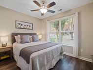 Warm touch to your bedroom paint color (Image via Pexels)